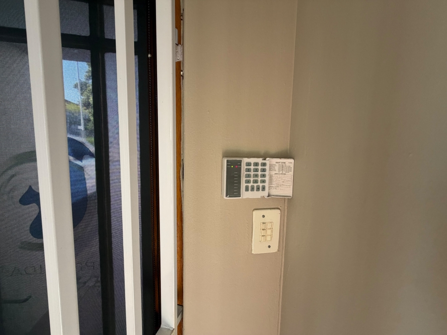 To Let Commercial Property for Rent in Rosenpark Western Cape